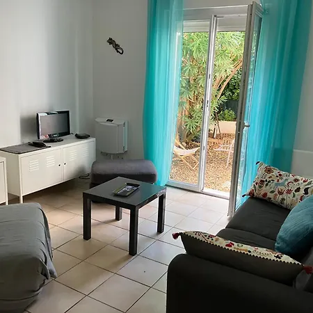 Appartement Joli Avec Jardin, Rive Droite *